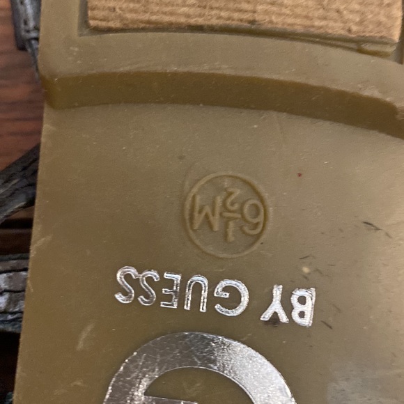 NWOT G by Guess sandals size 6.5 - Picture 3 of 3